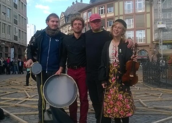 Marc, Phillip and Sophie where playing some Music in Frankfurt am Main